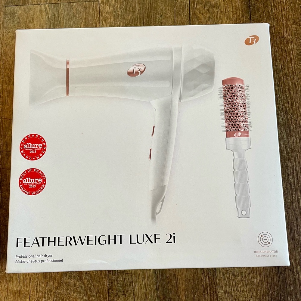 T3 Featherweight Hair Luxury Dryer